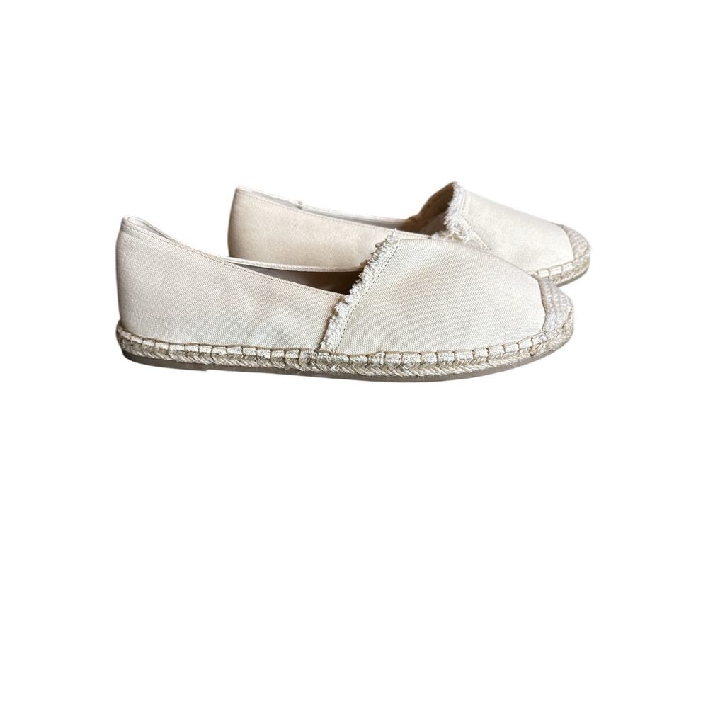 Torrid Cream Canvas Round Toe Slip On Espadrille Travel Vacation  Sz: 10